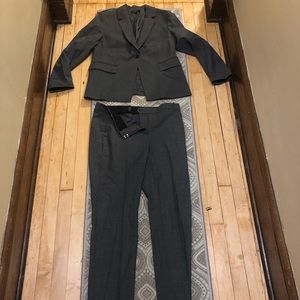 Women’s Two Piece Gray JCrew Suit Size 12 blazer and size 10 pants